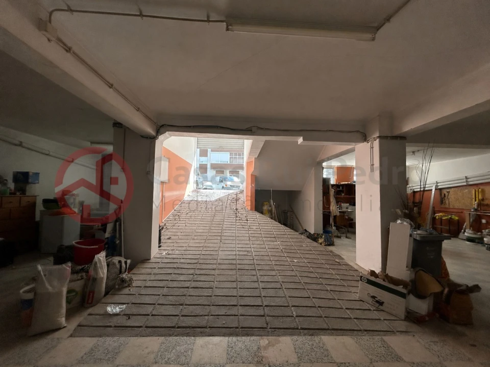 Armazém para Venda em Amora Foto 1