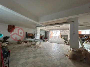Armazém para Venda em Amora