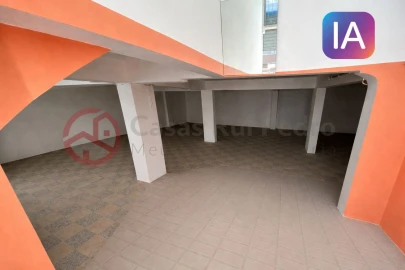 Armazém para Venda em Amora
