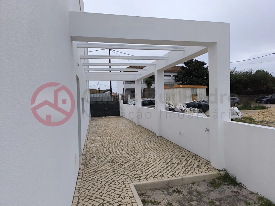 Moradia T3 para Venda em Fernao Ferro Foto 33
