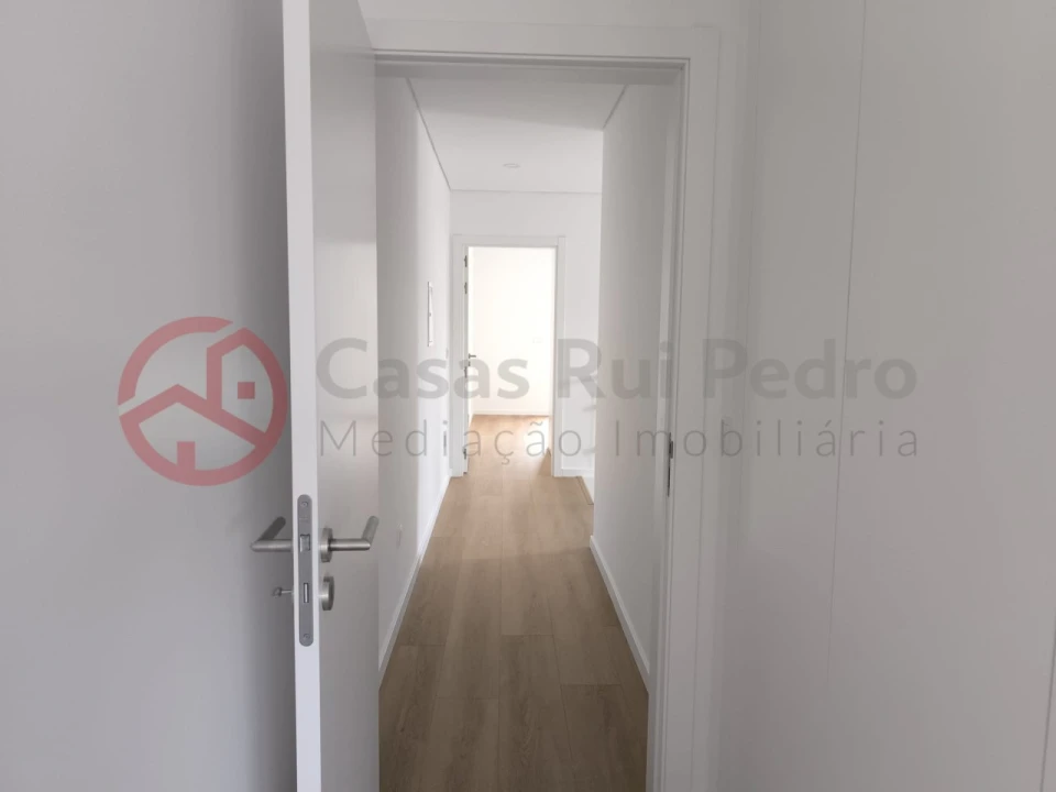 Moradia T3 para Venda em Fernao Ferro Foto 9