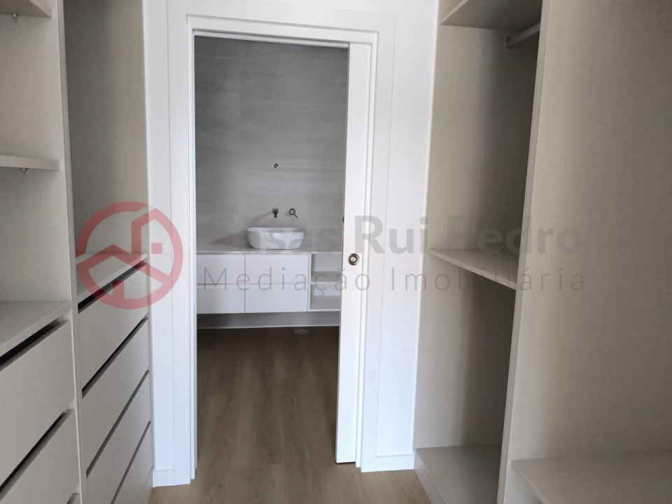 Moradia T3 para Venda em Fernao Ferro Foto 21
