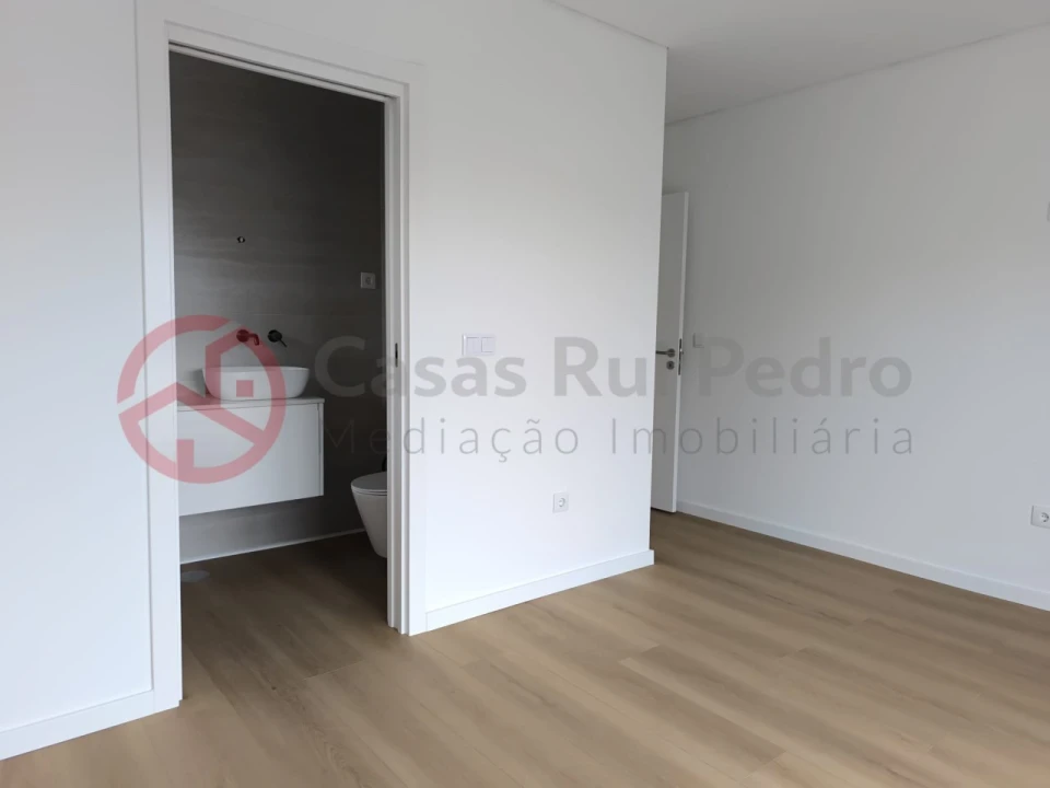 Moradia T3 para Venda em Fernao Ferro Foto 20