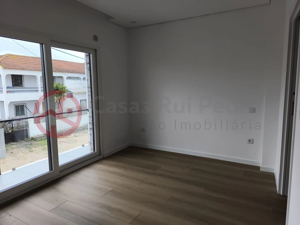 Moradia T3 para Venda em Fernao Ferro Foto 16