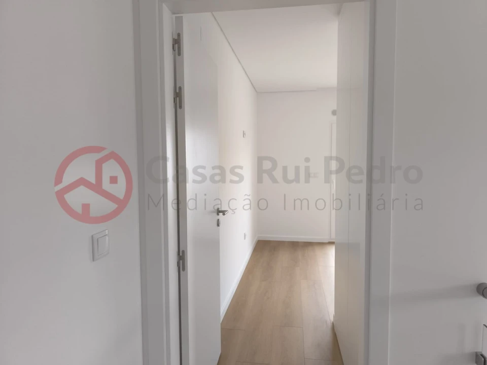 Moradia T3 para Venda em Fernao Ferro Foto 13