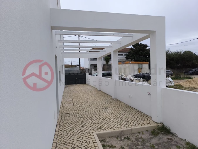 Moradia T3 para Venda em Fernao Ferro Foto 33