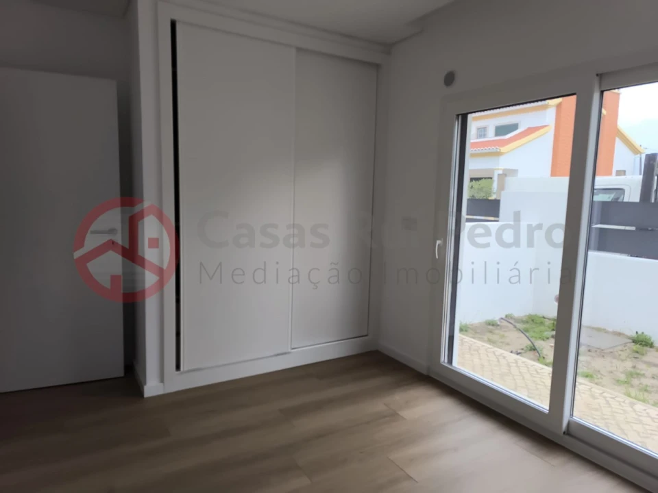 Moradia T3 para Venda em Fernao Ferro Foto 14