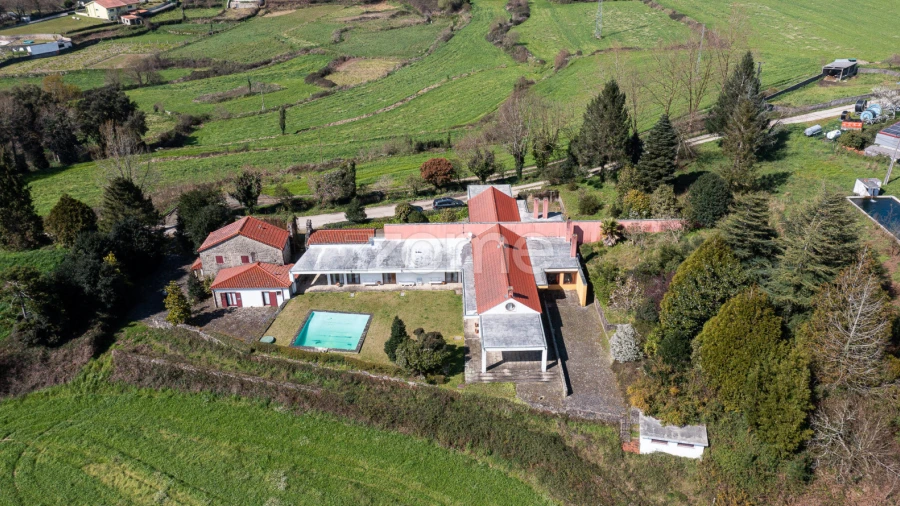 Quinta T5 para Venda em Covas