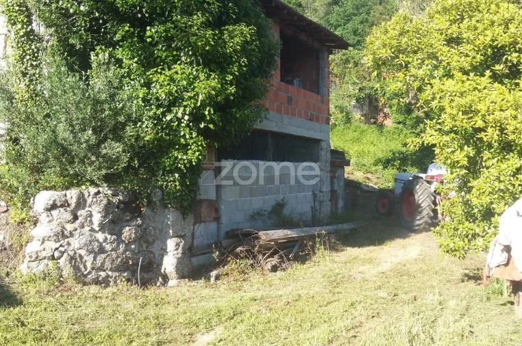 Moradia T2 para Venda em Gondoriz Foto 4
