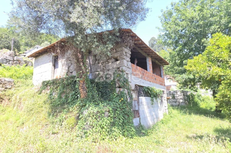 Moradia T2 para Venda em Gondoriz Foto 3