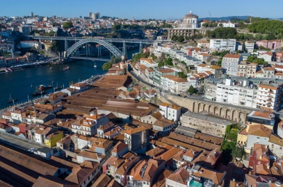Prédio para Venda em Santa Marinha e São Pedro da Afurada