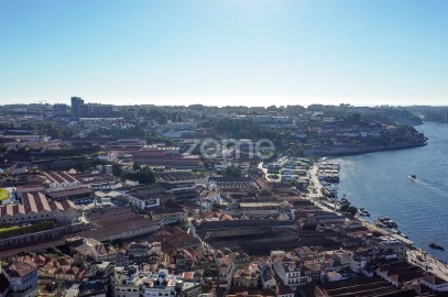 Prédio para Venda em Santa Marinha e São Pedro da Afurada