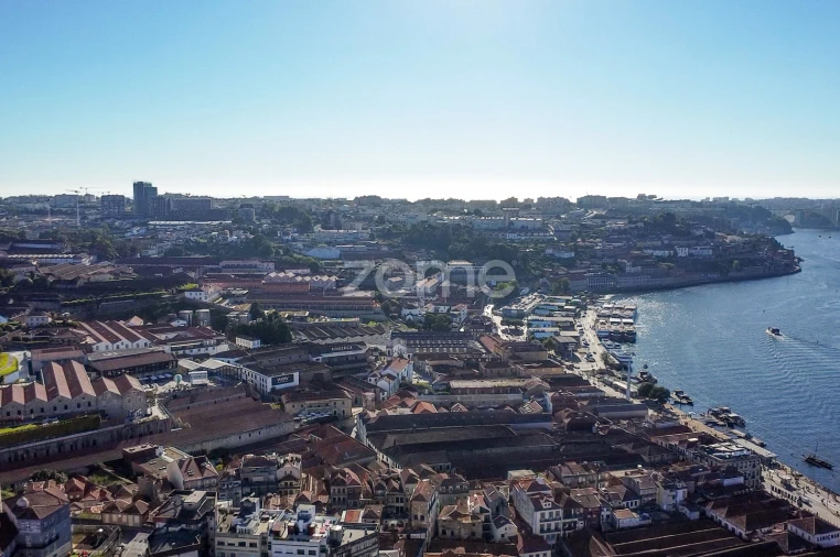 Prédio para Venda em Santa Marinha e São Pedro da Afurada Foto 35