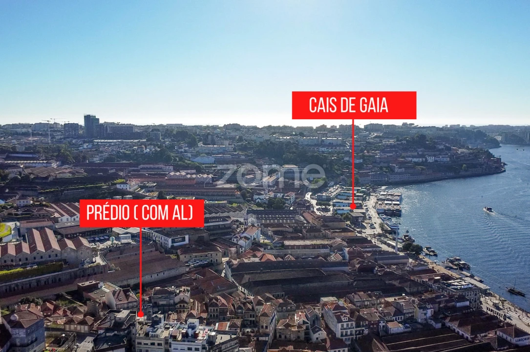Prédio para Venda em Santa Marinha e São Pedro da Afurada Foto 2