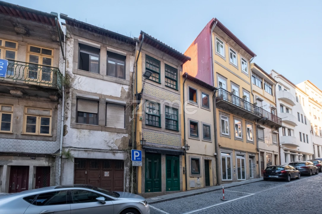 Prédio para Venda em Santa Marinha e São Pedro da Afurada Foto 4