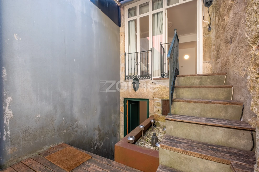 Prédio para Venda em Santa Marinha e São Pedro da Afurada Foto 23