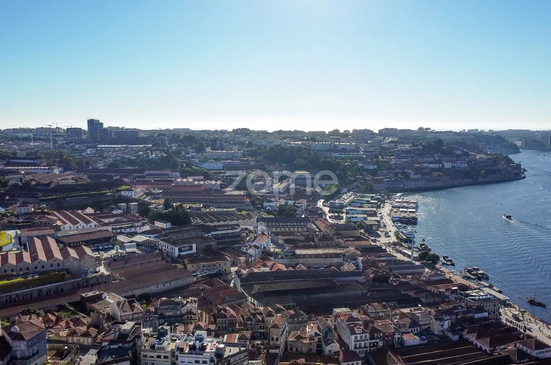Prédio para Venda em Santa Marinha e São Pedro da Afurada Foto 35