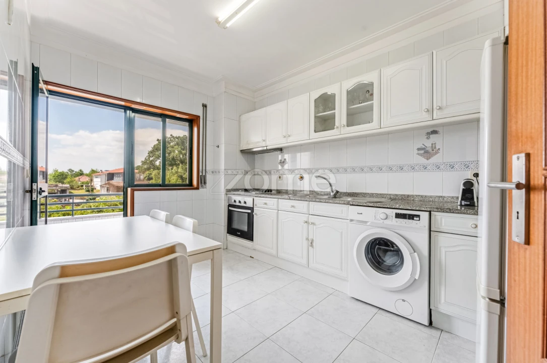 Apartamento T1 para Venda em Fânzeres e São Pedro da Cova Foto 8