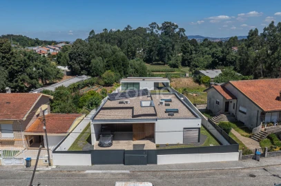 Moradia T3 para Venda em Pedroso e Seixezelo