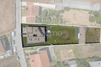 Moradia T3 para Venda em Pedroso e Seixezelo