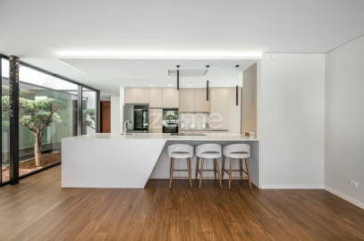 Moradia T3 para Venda em Pedroso e Seixezelo