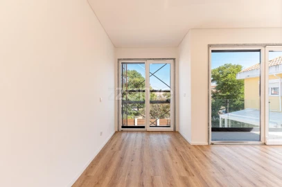 Moradia T3 para Venda em Algueirão-Mem Martins
