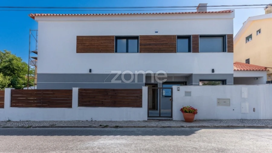 Moradia T3 para Venda em Algueirão-Mem Martins