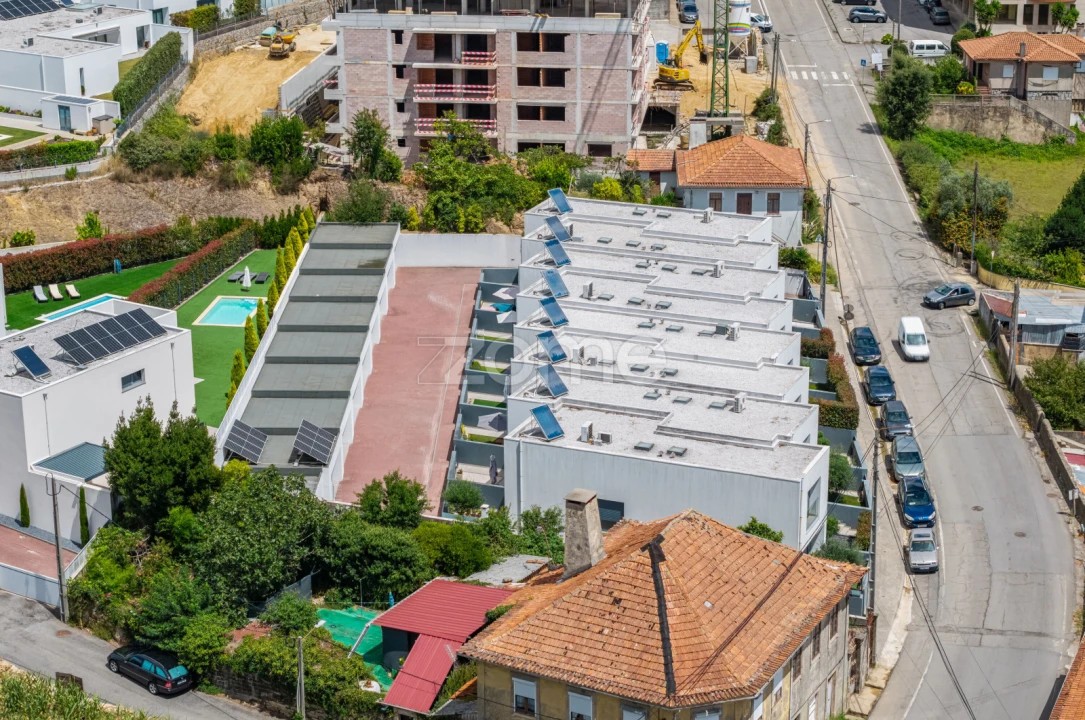 Moradia T3 para Venda em O. Azeméis, Riba-Ul, Ul, Macinhata Seixa, Madail Foto 4