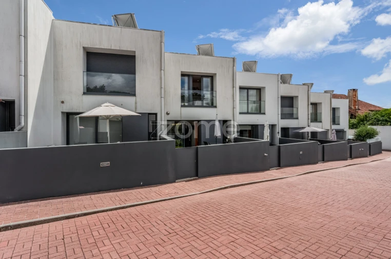 Moradia T3 para Venda em O. Azeméis, Riba-Ul, Ul, Macinhata Seixa, Madail Foto 40