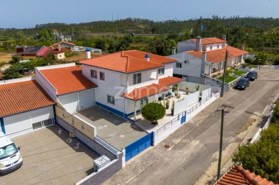 Moradia T4 para Venda em Souto da Carpalhosa e Ortigosa