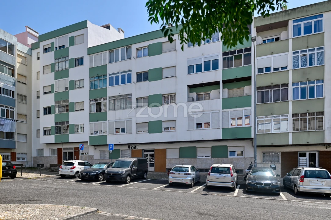 Apartamento T2 para Arrendamento em Mina de Água Foto 18