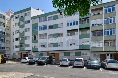 Apartamento T2 para Arrendamento em Mina de Água