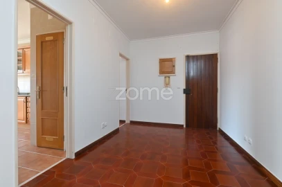 Apartamento T2 para Arrendamento em Mina de Água