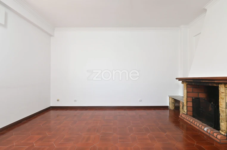 Apartamento T2 para Arrendamento em Mina de Água Foto 6