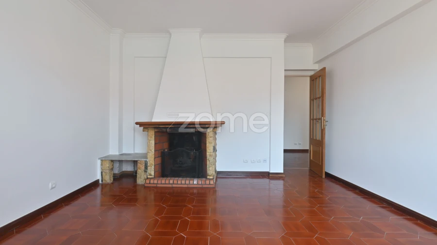 Apartamento T2 para Arrendamento em Mina de Água