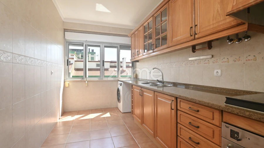 Apartamento T2 para Arrendamento em Mina de Água