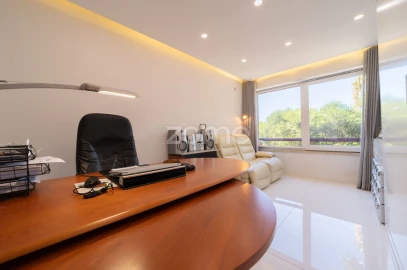Apartamento T3 para Venda em Oeiras e São Julião da Barra, Paço de Arcos e Caxias
