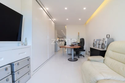 Apartamento T3 para Venda em Oeiras e São Julião da Barra, Paço de Arcos e Caxias