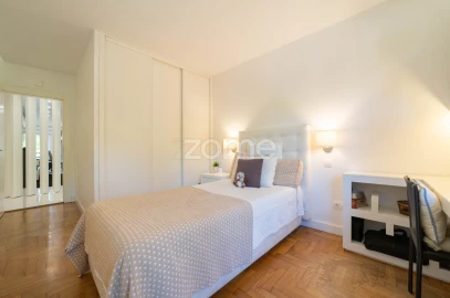 Apartamento T3 para Venda em Oeiras e São Julião da Barra, Paço de Arcos e Caxias