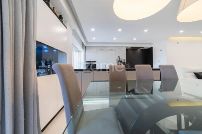 Apartamento T3 para Venda em Oeiras e São Julião da Barra, Paço de Arcos e Caxias