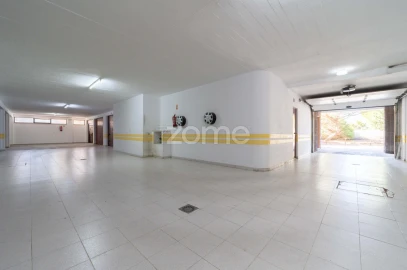 Apartamento T3 para Venda em Oeiras e São Julião da Barra, Paço de Arcos e Caxias