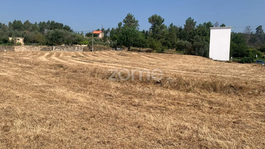 Terreno para Venda em Santiago de Cassurrães e Póvoa de Cervães