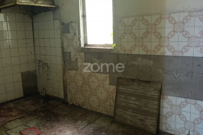 Moradia T1 para Venda em Carnaxide e Queijas