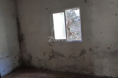 Moradia T1 para Venda em Carnaxide e Queijas