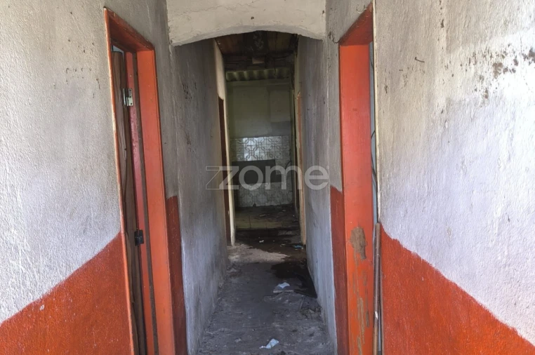 Moradia T1 para Venda em Carnaxide e Queijas Foto 5