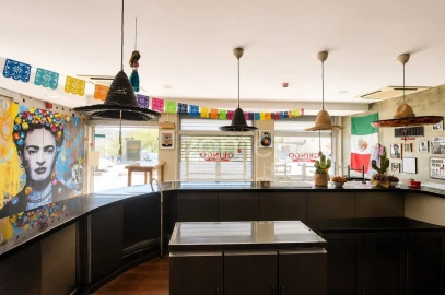 Negócio para Venda em Santo António dos Cavaleiros e Frielas