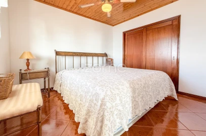 Moradia T3 para Venda em Ribeiras