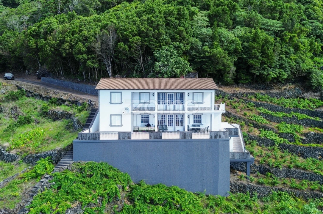 Moradia T3 para Venda em Ribeiras Foto 4