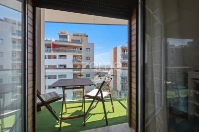 Apartamento T2 para Venda em Ramada e Caneças