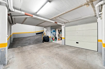 Apartamento T2 para Venda em Ramada e Caneças